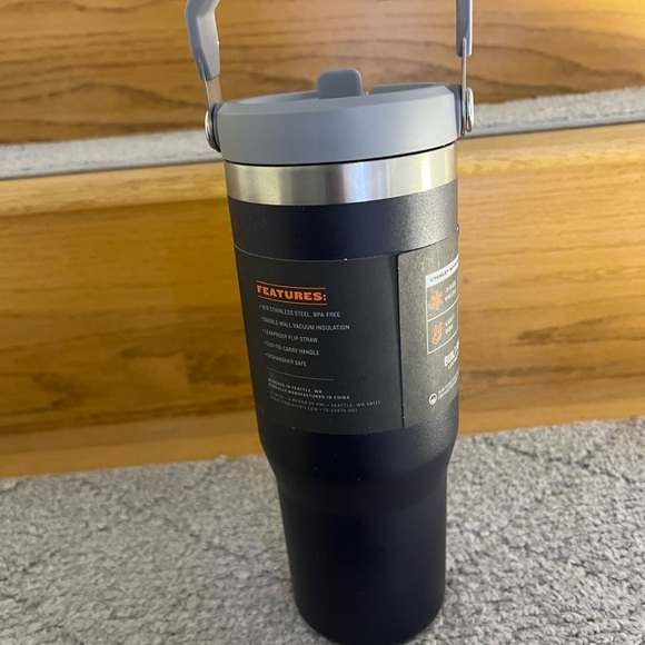 Brand new Stanley bottle - Picture 3 of 4